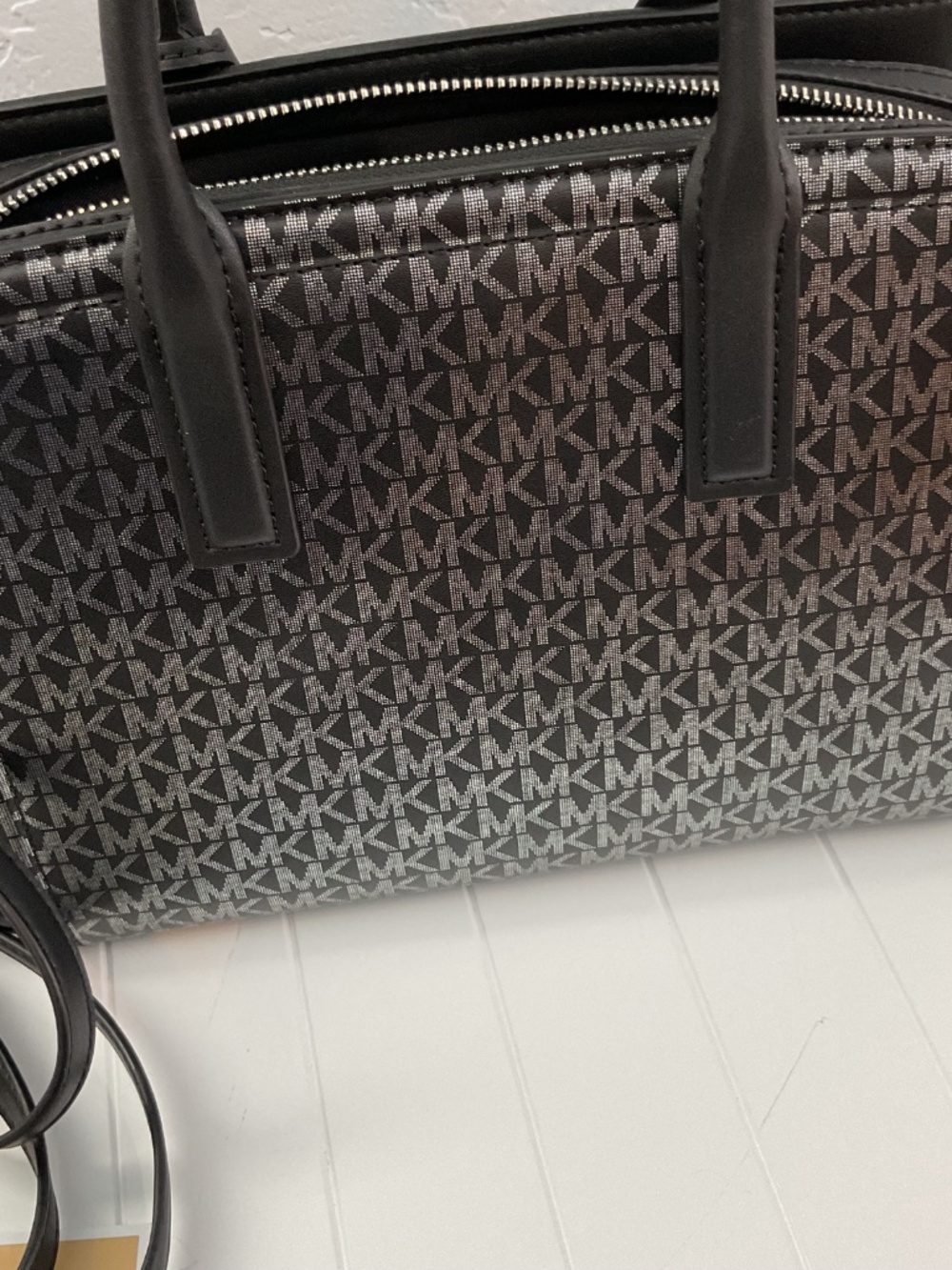 Michael Kors Laila Signature Logo Crossbody Bag NWT - Picture 6 of 11